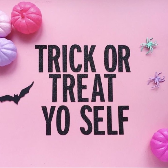 White Rhinestone Ghost - Picture 3 of 17